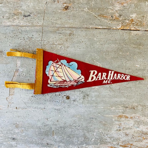 ♥️ Vintage ♥️ Bar Harbor ME. Red Felt Nautical Pennant
